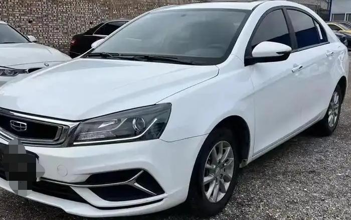 动力是最让我惊喜的点，2.0T发动机配8AT变速箱，起步不肉，高速上120km/