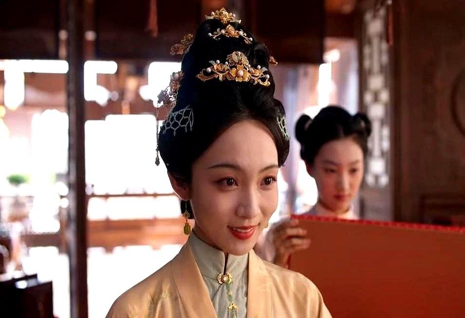 看《兰香如故》，都以为大雨天袁嘉荣给继母撑伞是白莲花式的愚孝，其实这才是最狠的自