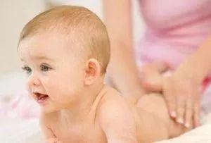 少抱多趴, 帮助宝宝抬头