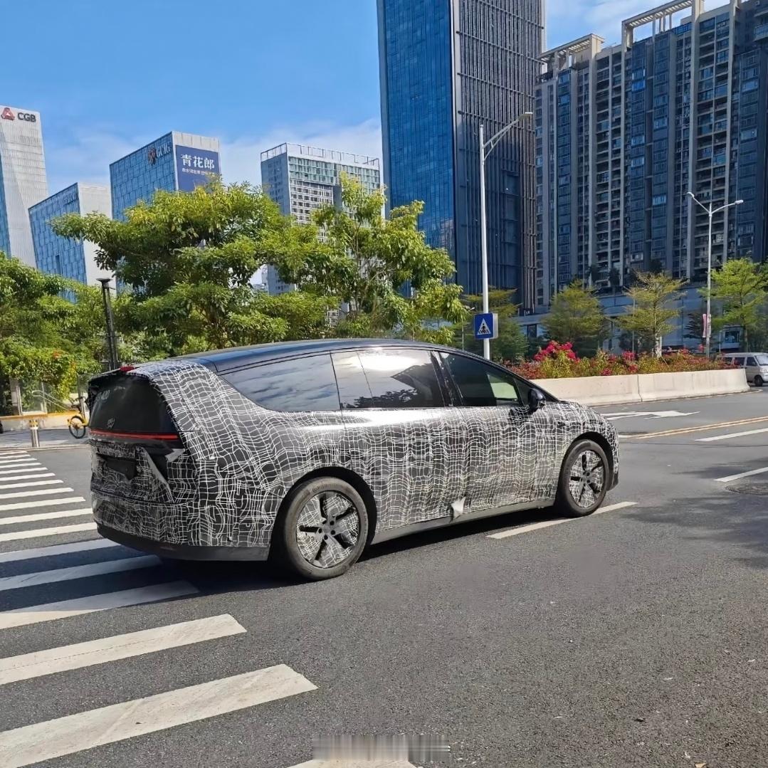 理想i9又被网友拍到了？