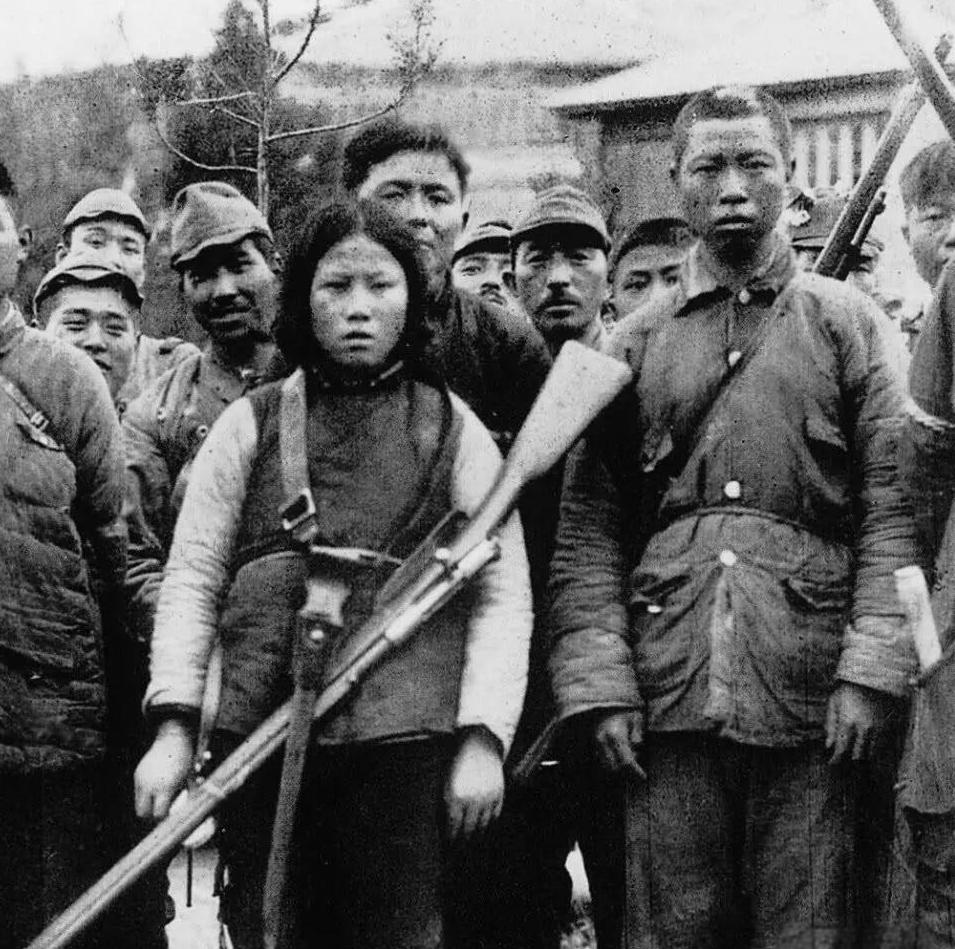 1944年2月14日，北京平谷县西古村。冻土地里，刺刀刺穿了她的腹部和腰部，