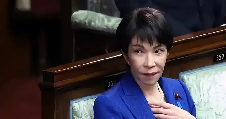 中日关系正紧张, 还有人去日本? 49条航班取消后, 7000人被困机场