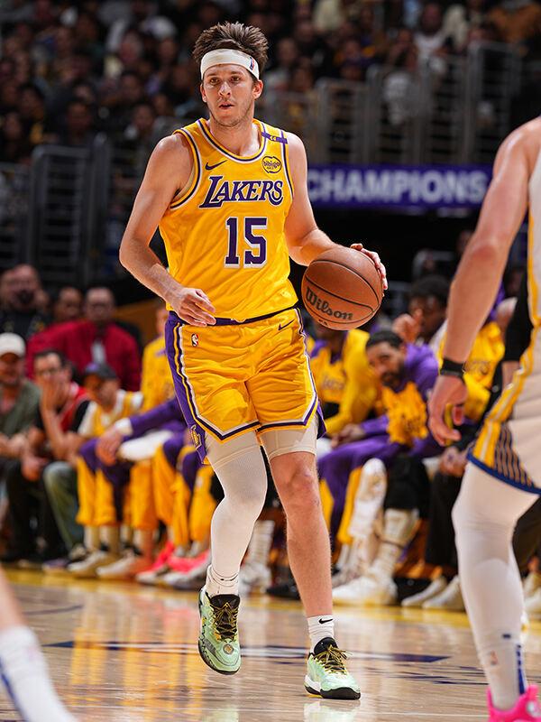 美记建议火箭队用谢泼德、伊森去交易湖人队的里夫斯，具体方案为，火箭队送出谢泼德、