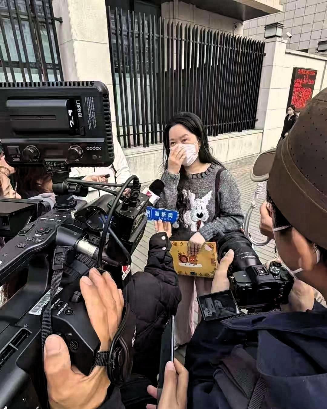 小区毒狗案二审宣判，涉事狗主人的诉求未能全部达成，这场持续许久的纠纷，也让不少人