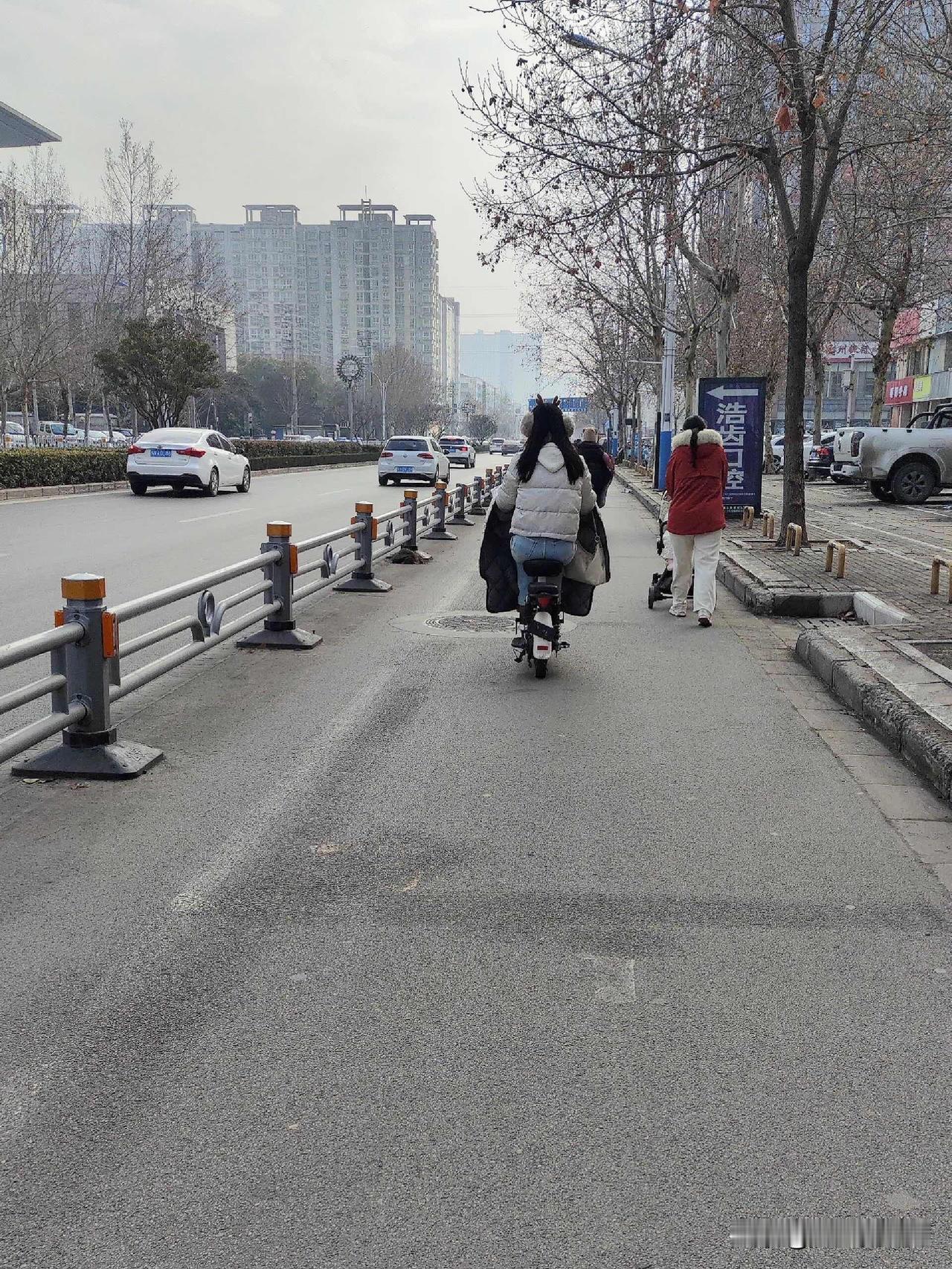 众包站长又一次给我打来电话，告知平台有活动，邀请我出来跑单。我很感激他，能在百忙