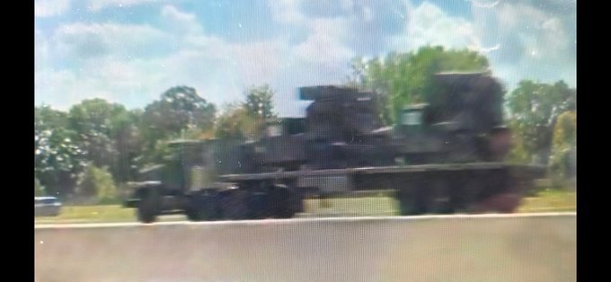 🔻昨天，有美国人stellarman22分享，一支AN/TWQ-1复仇者防