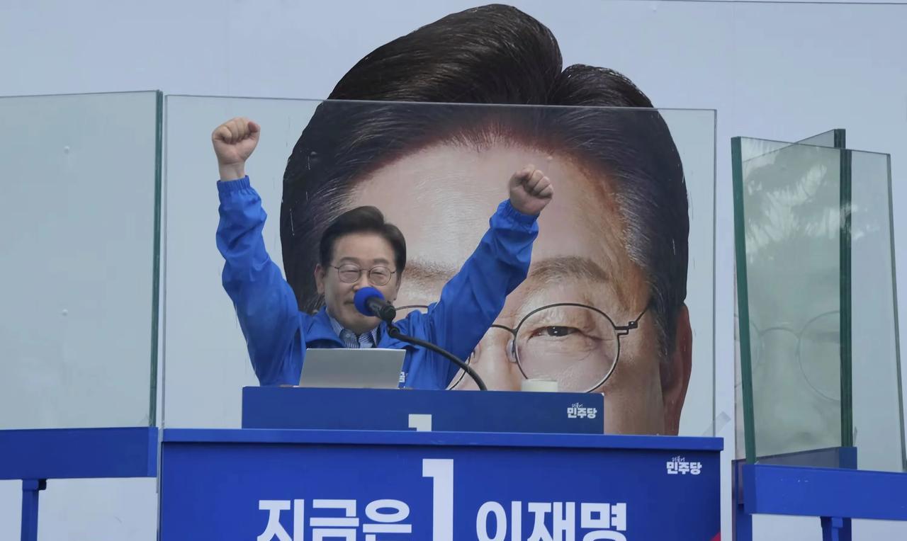 韩国今夜无眠！1500万张提前选票点燃“审判选举”，李在明距青瓦台仅一步之遥？