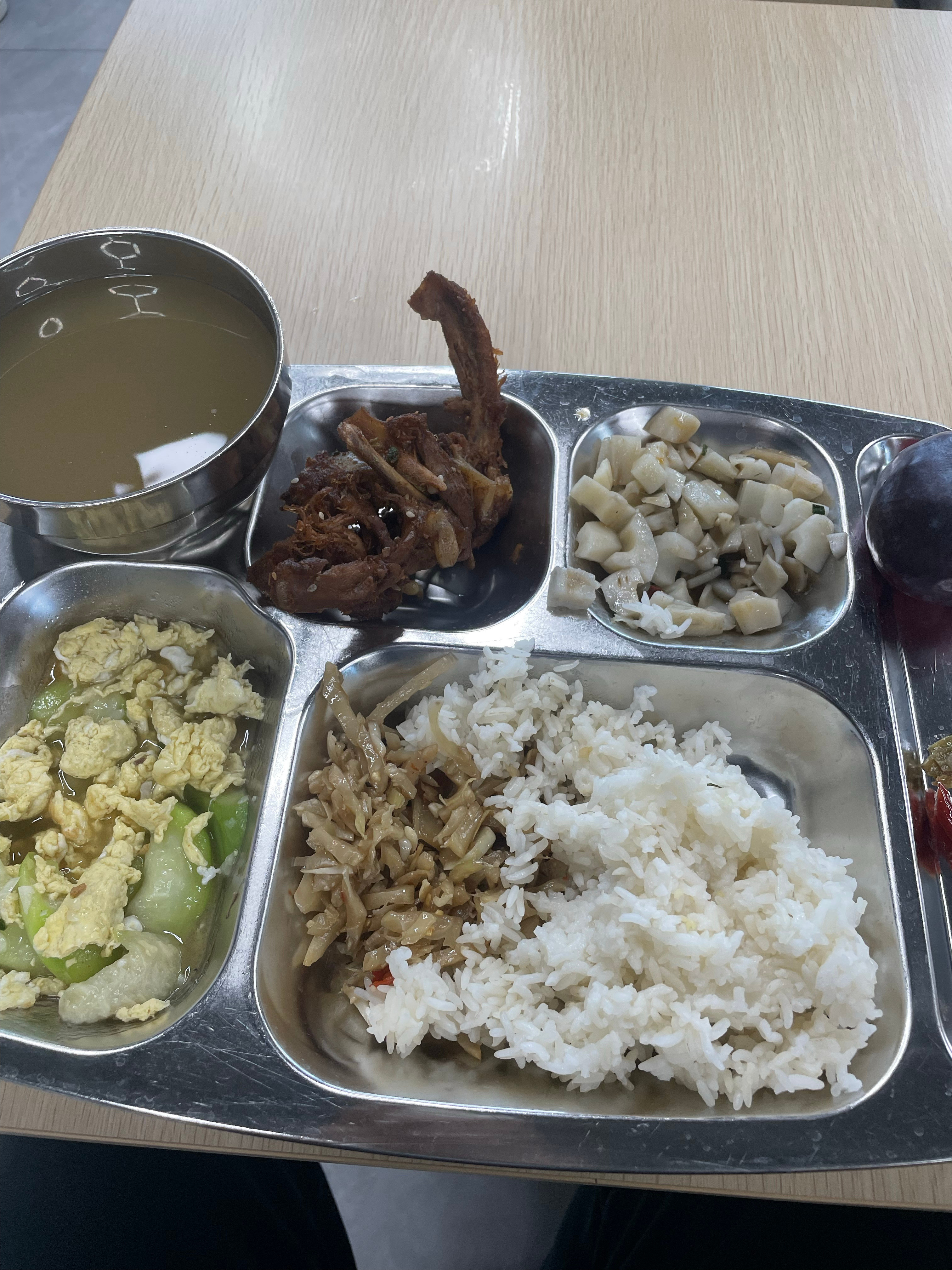 昨天工作餐，早睡身体恢复了很多​​​
