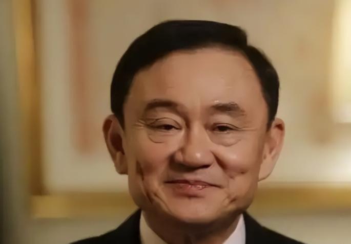 前脚刚拿特赦令飞回迪拜豪宅，后脚就被砸了176亿的天价追税单！76岁的他信以为自