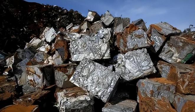 澳大利亚坐拥400亿吨铁矿石，却正在陷入一场前所未有的焦虑——中国这个最大买家，