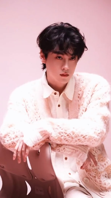 田栩宁BKT拍摄花絮，田栩宁邂逅每一刻自在时光，咱就说这个超绝反差感的阿栩有，我