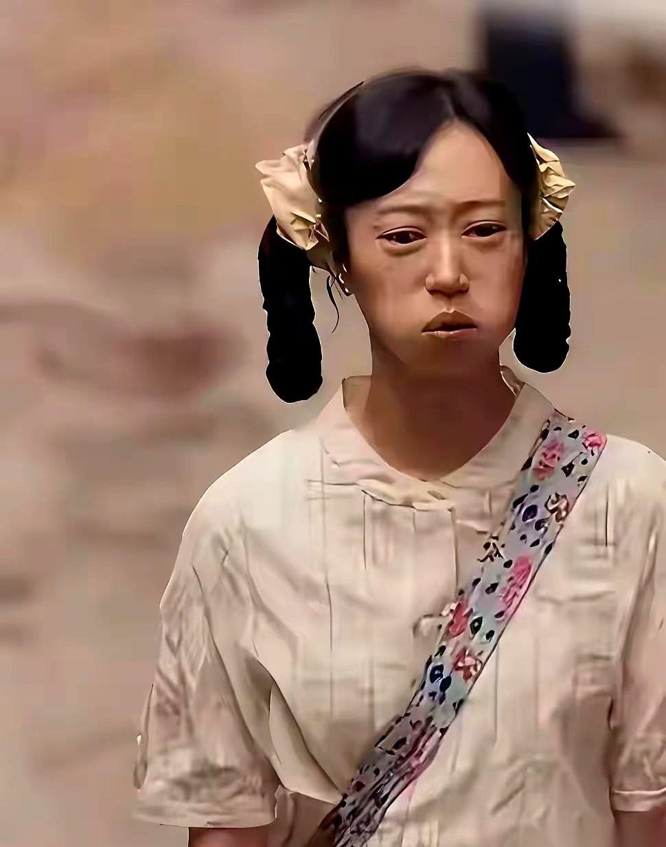 我求求了，真的，咱们能不能让奶奶去演奶奶，让少女去演少女？打开电视，一张写满了