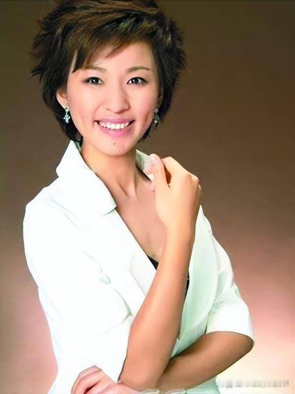 原央视优秀主持人欧阳夏丹，主持过奥运、春晚等重大直播，也拿过中国播音主持最高奖金