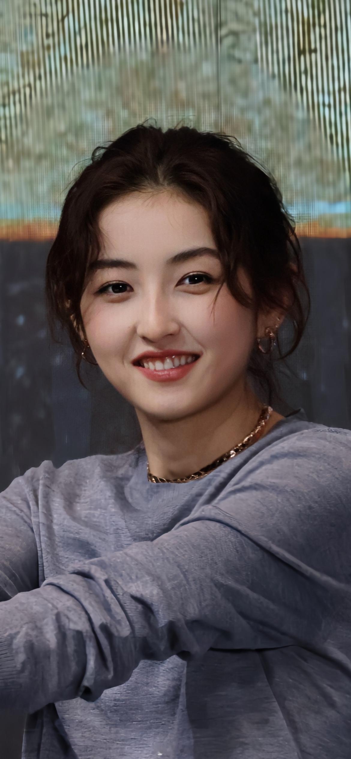 张子枫，你要多穿点衣服！北京下雪