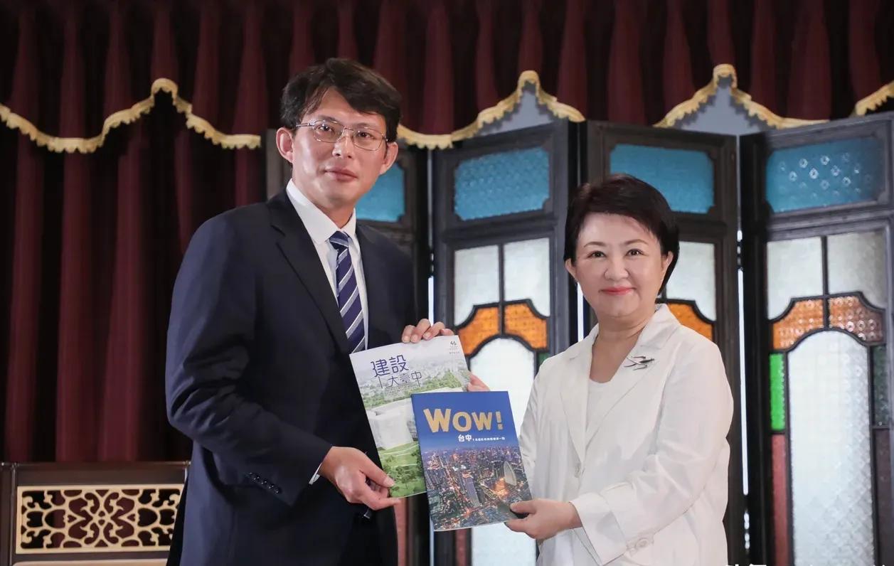 黄国昌今天回应“卢昌配”。笔者前几天也说，在野如果想在2028年翻转政局，把心狠