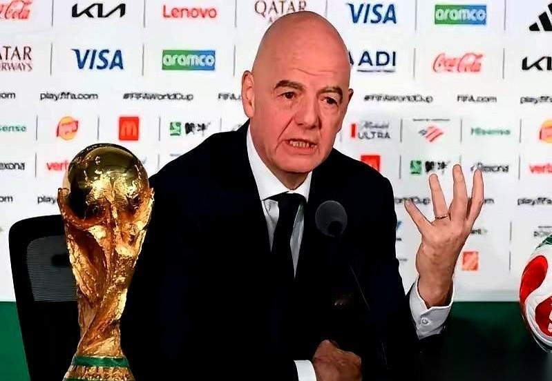 国际足联的算盘，这次彻底敲错了。他们以为把世界杯转播权白菜价卖给中国，是亏到姥