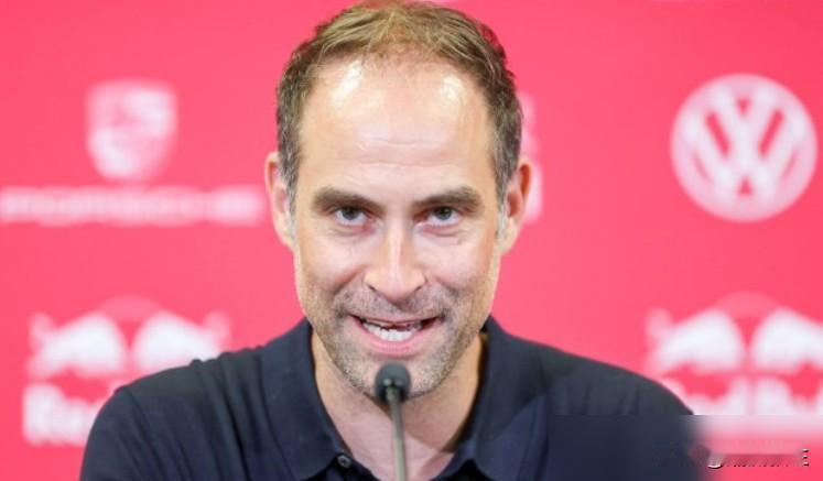 红牛CEO这戏精程度，离谱他妈给离谱开门，离谱到家了！还搁这儿演如临大敌挽留