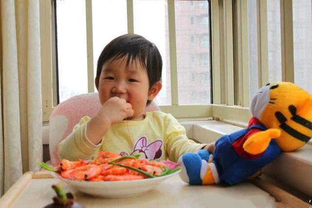 孩子问「虾被我吃了, 怎么回家? 」, 我应该如何回答?