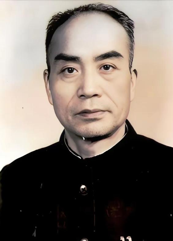 1949年，国军103师师长曾元三率部投诚，解放军代表提了一个要求：“掉过头，去