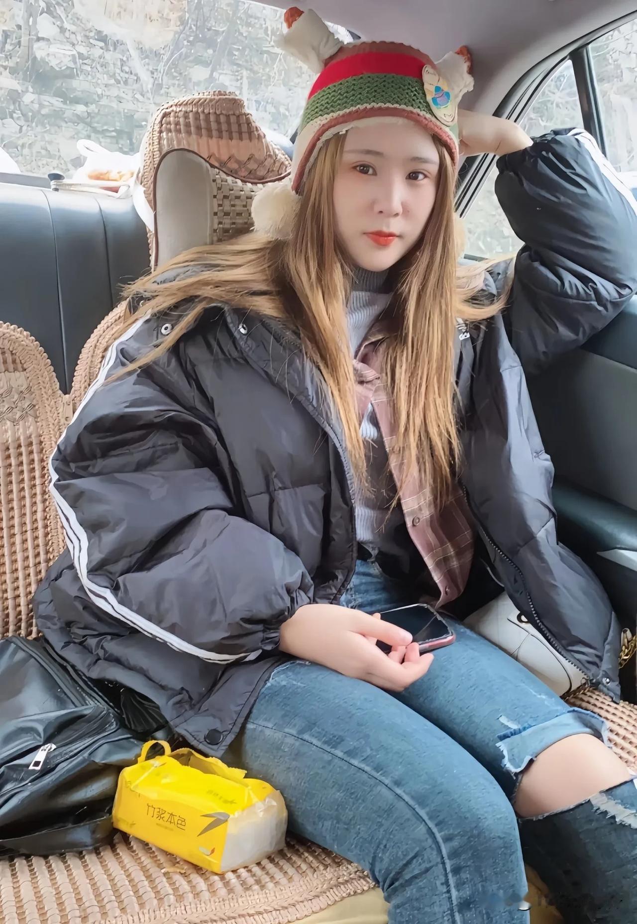 橙子姐姐，颜值领域自媒体创作者，抖音粉丝11.5万，今年26岁，2025年10月