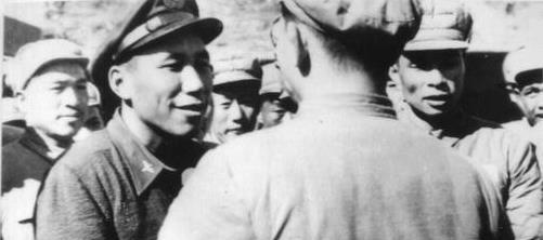 1955年，台湾空军少校驾驶运输机时，突然劫持机组成员朝大陆飞去，半路被军舰击中