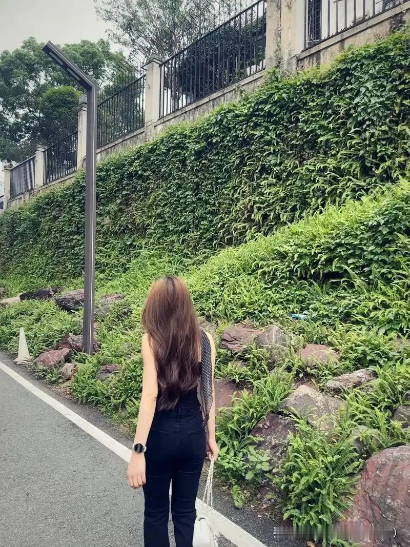 钱花在自己身上，叫投资。花在别人身上，叫赌。赌他念你的好，赌他将来还