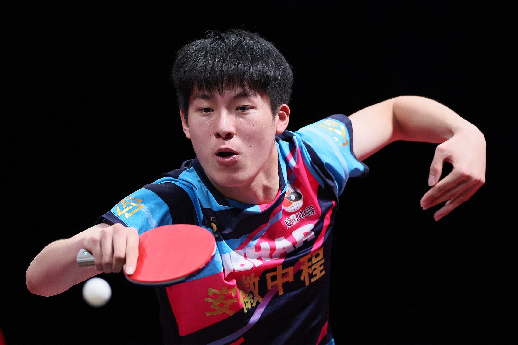 温瑞博3-2战胜雨果晋级多哈站男单决赛, 国乒提前包揽冠亚军