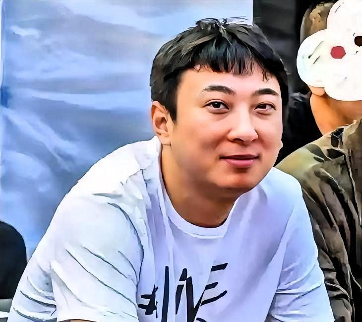 王思聪换女朋友比换衣服快。但分手后，没有一个前任出来骂过他。他交往过的人，最