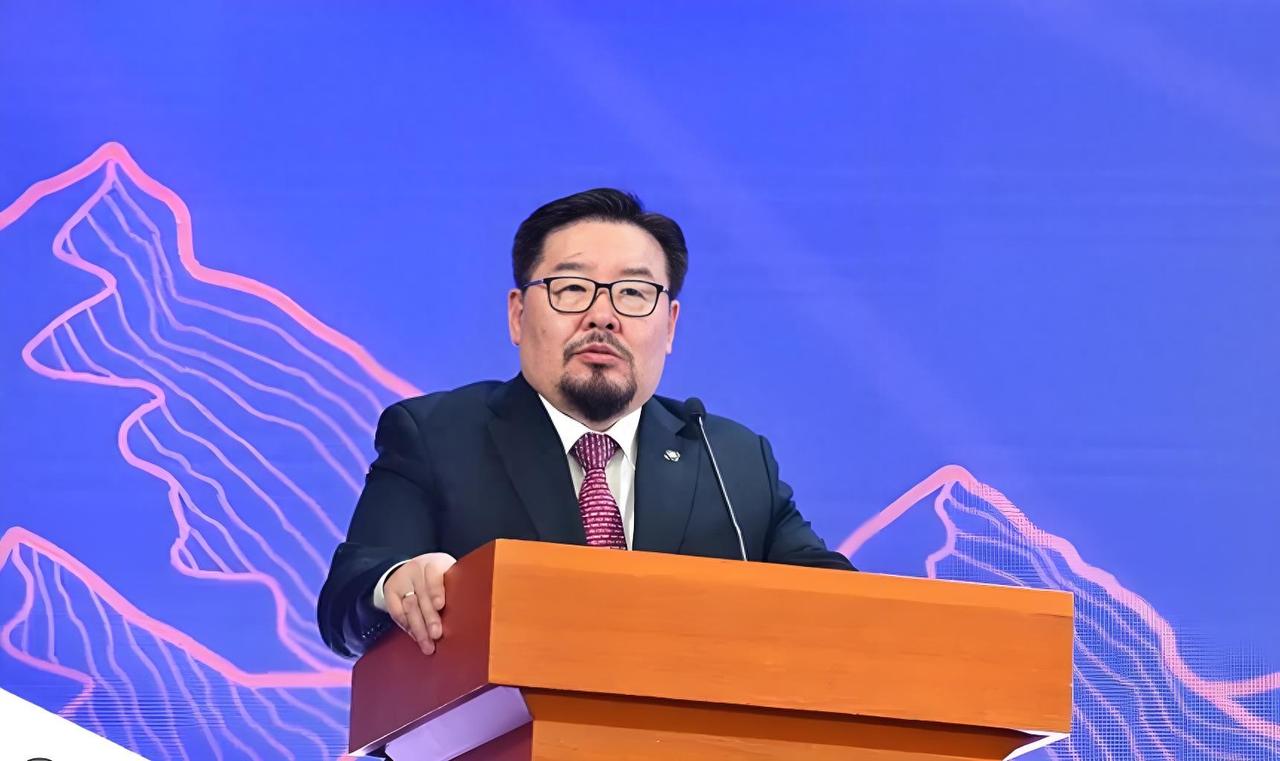 蒙古这回真是变了样！新总理一上台，就当着中国的面，把边境上几十年的老难题一股脑敲