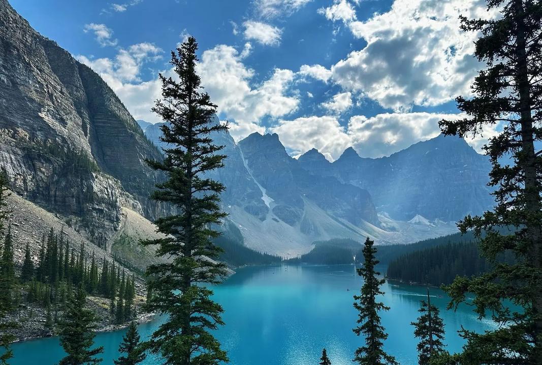 加拿大国土第二，998万平方公里，听着就震撼。可你细看地图，发现没？这地盘里头藏