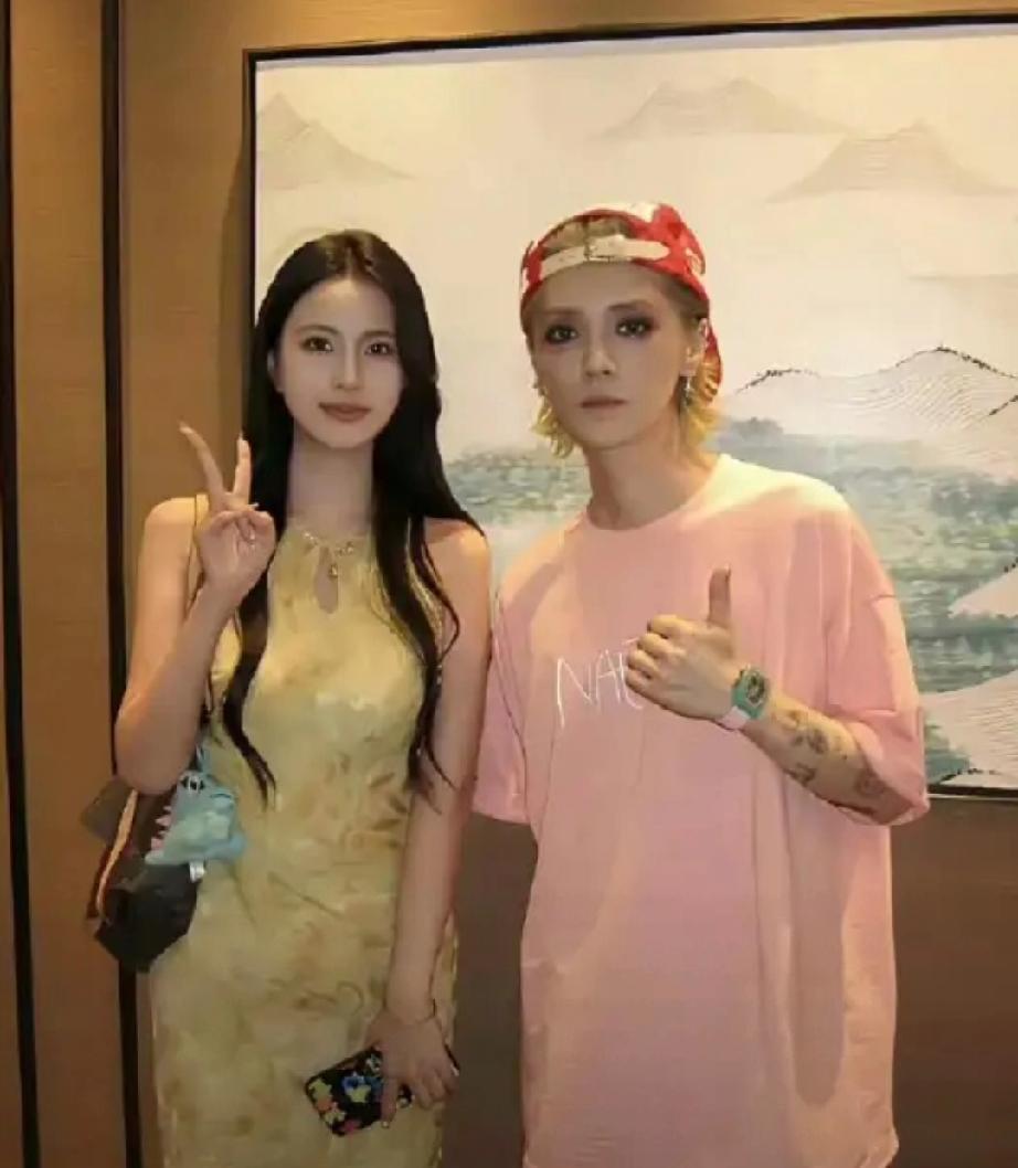 传了一年分手！刘大锤曝出鹿晗关晓彤真实感情，真相终于明朗鹿晗关晓