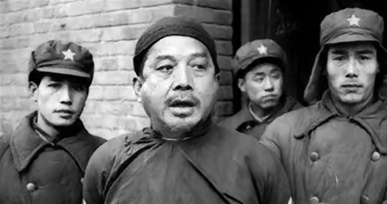 1937年，汉奸吴长友为讨好日军小队长松井，竟将二姨太献了出去。不料，松井瞥过二