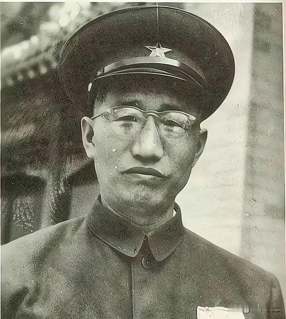 1947年，陈赓和徐向前这两位老战友在多年后久别重逢，刚一见面陈赓就忍不住抱怨说