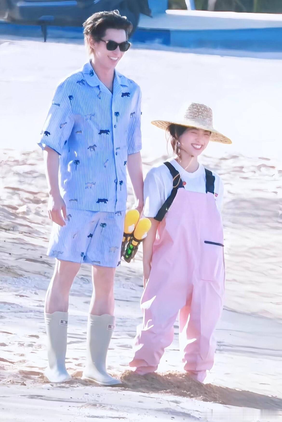 棣月系这俩人是掌管callback神来的吧连笑的弧度都是一样的，好喜欢他们