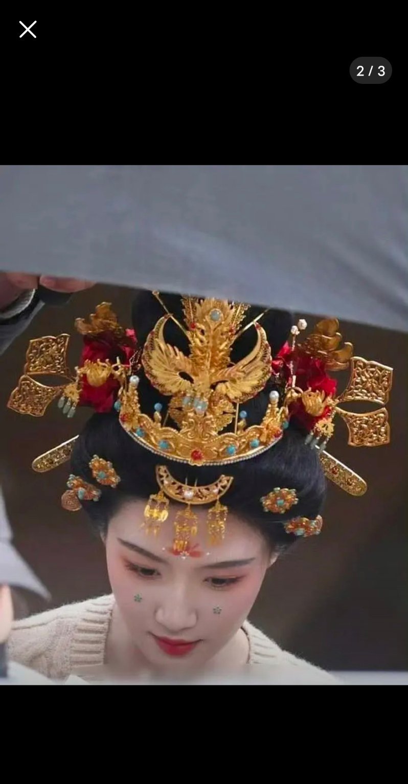 卢昱晓妆造感觉不适合她啊，很奇怪