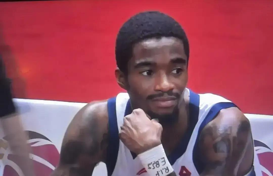 广东男篮正秘密接触一位塞尔维亚顶级中锋，买断费高达50万欧元。但这不是最关键的。