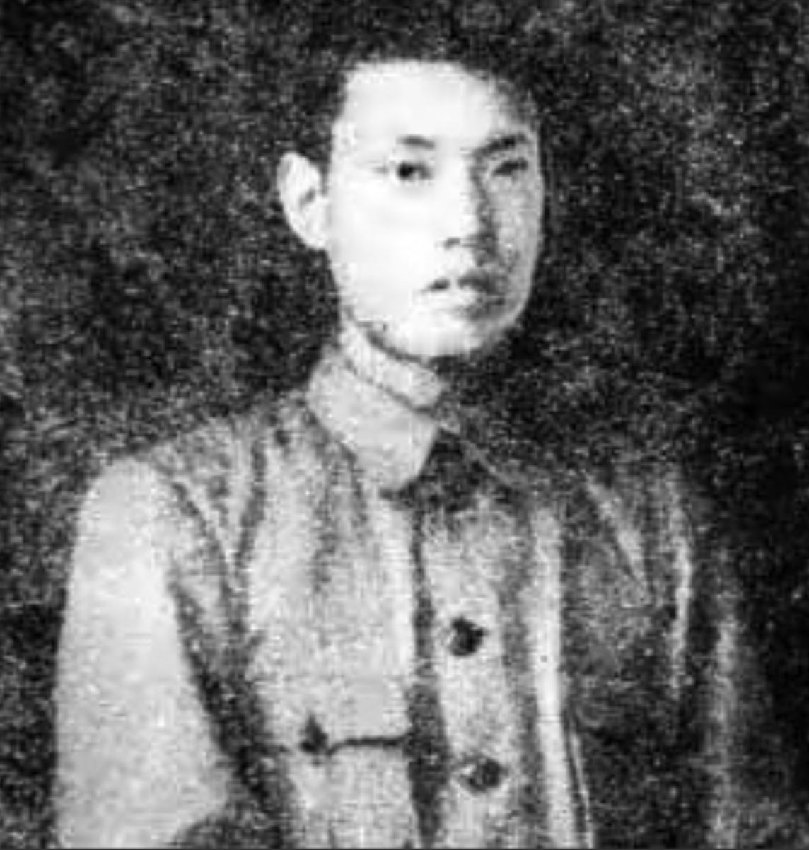 1929年，地下党丁惟尊叛变后，带特务去火车站抓人，他的妻子知道后，连忙说：“该