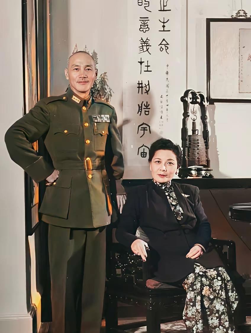 你看到的这张照片，不是剧照，不是演员扮演，就是货真价实的一九四六年，南京，宋美龄