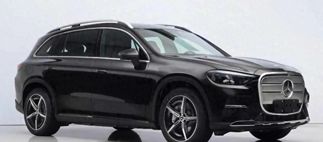 奔驰低头真相：被国产新势力打怕了！降6.9万是救命稻草？