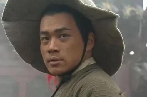 为什么武松在阳谷县那样受人尊敬?武松不是阳谷县人，可是在阳谷县地位很高，备受尊敬