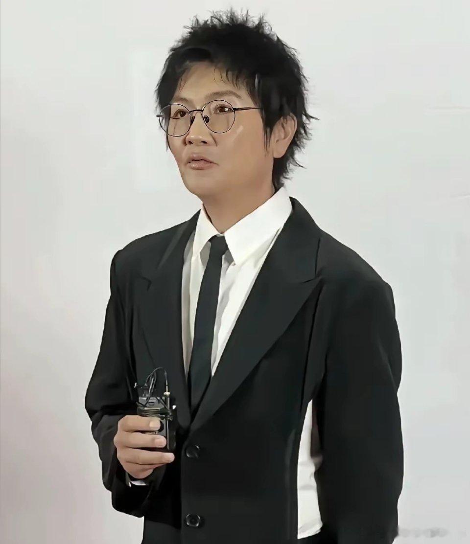 孙楠的早餐给我看傻眼了，你们吃过吗？表面和煎蛋一模一样，结果居然不是。他瘦脱相该