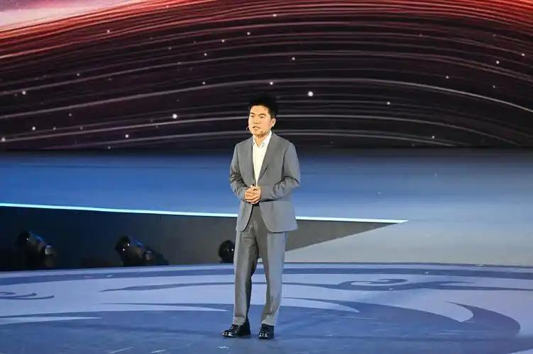 董宇辉带“辉”出海，咱老百姓能捞着啥？家人们！谁能想到啊！董宇辉居然带着“