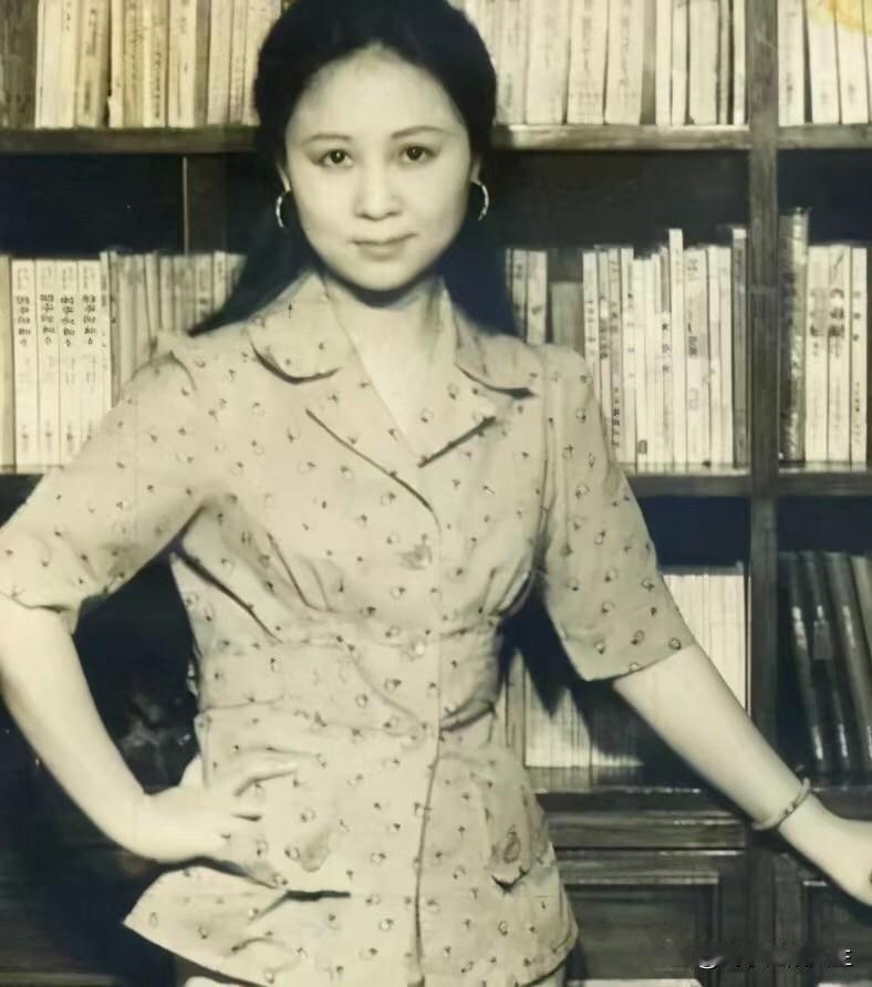 曾仕强教授曾批判琼瑶：“像琼瑶写了一辈子小说，但是害了一大堆人，如此而已！就她