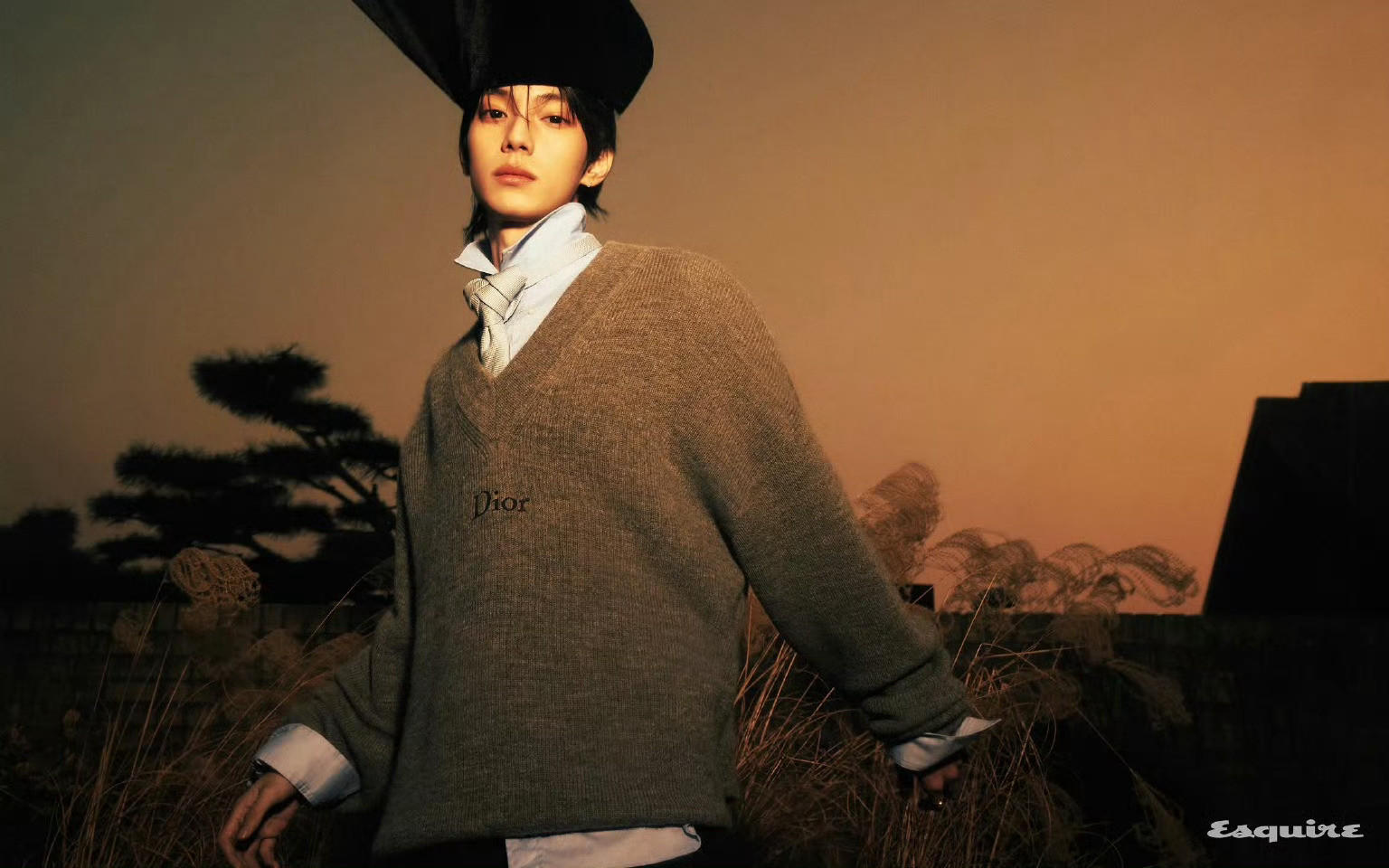 崔立于EsquireKoreaE-ISSUE2026电子刊封面大片摄影
