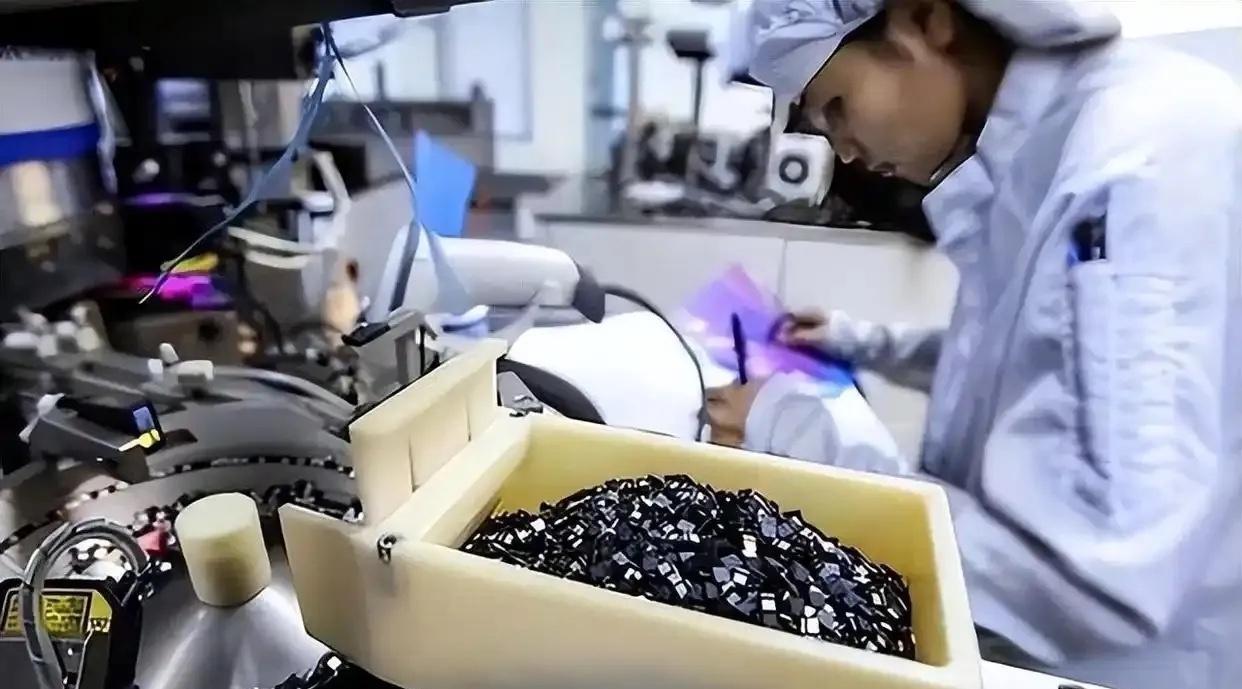 美国需要多长时间制造出自己的稀土？说实话，稀土是分纯度的。目前能量产17种4N纯