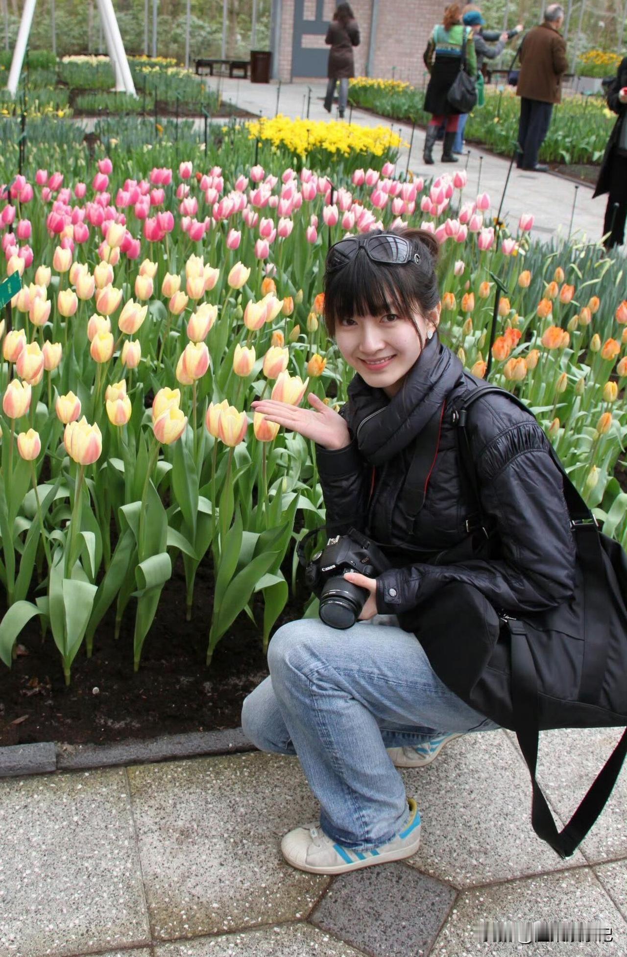 古早留学期间的江疏影，清纯少女风