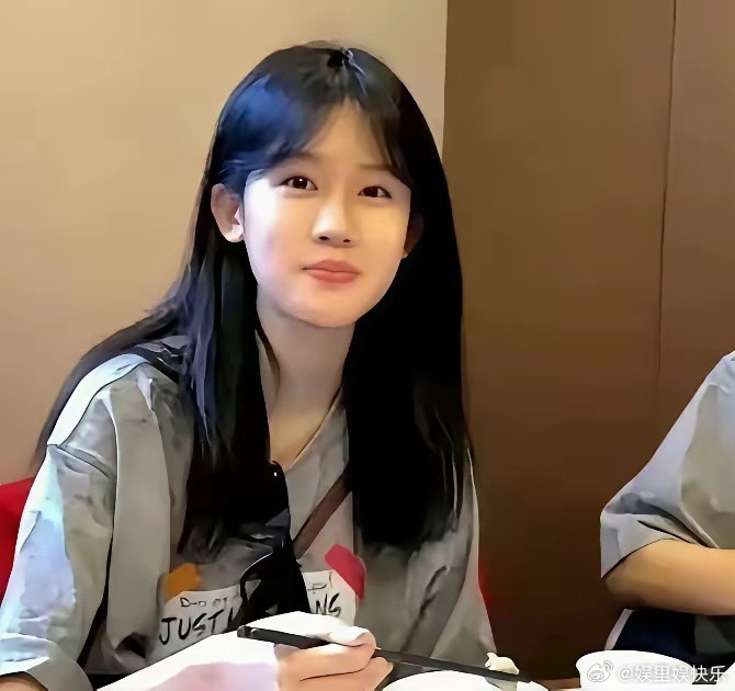 不得不说，妈妈的审美对孩子影响好大，鲍蕾家的贝儿和钟丽缇家的Jaden竟然同岁，