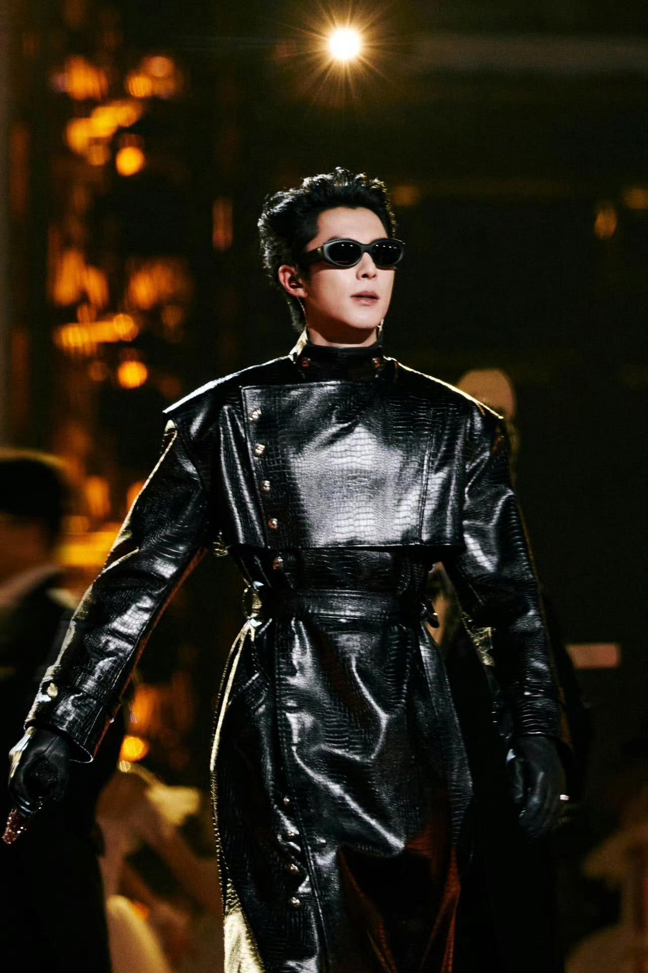 湖南卫视跨年晚会最佳组合，是三个大魔头，邓超，黄景瑜和王鹤棣！这组合太强了，帅