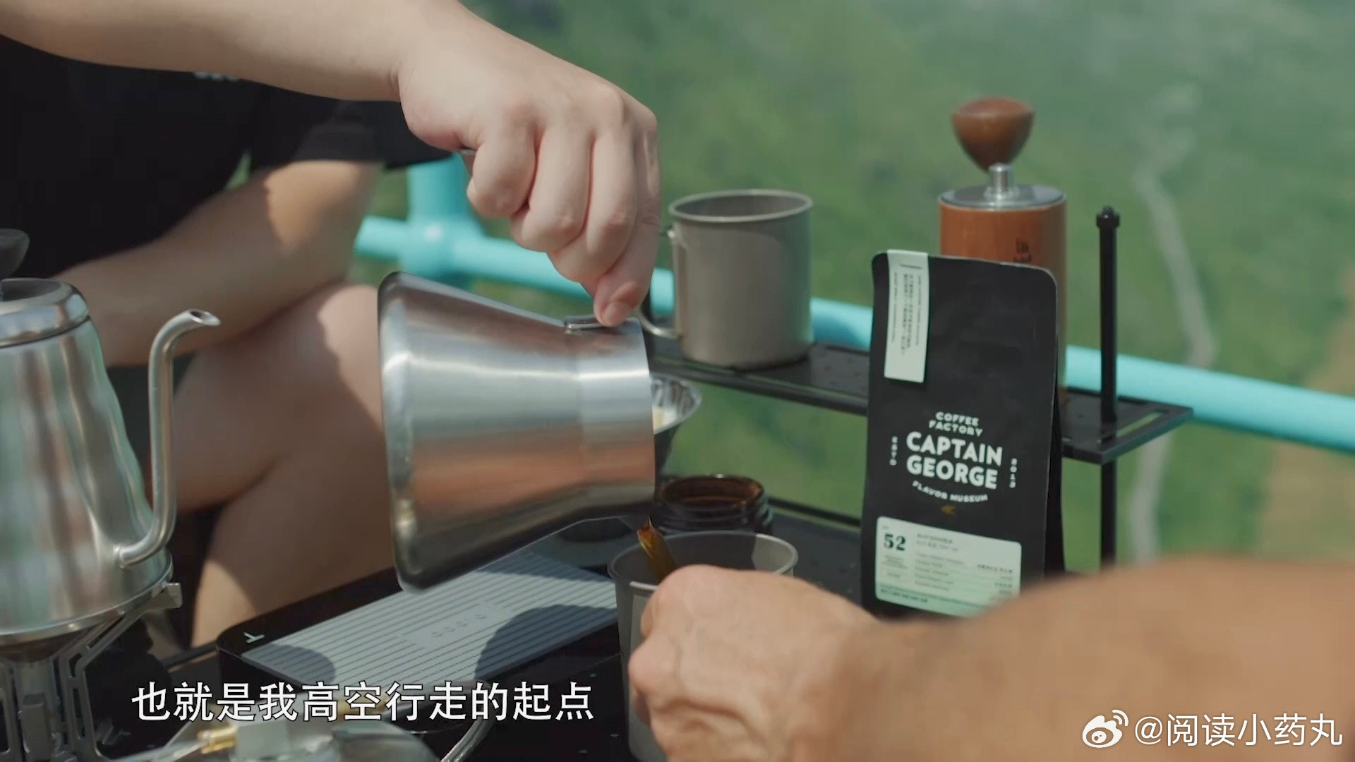 贵州花江峡谷大桥高到云端了贵州这地方简直不要太美了，大自然的鬼斧神工，再加上青绿