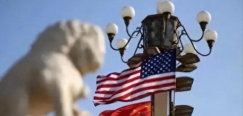 中国强硬不退，效应开始显现！曾经嘲笑中国死犟的殖人哑口无言。跪下去的国家慢慢发